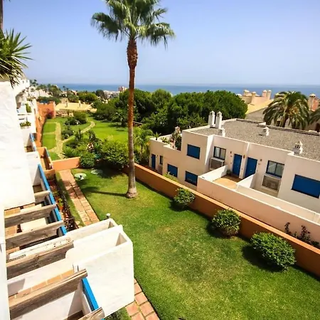 Apartment 2 Bedrooms Sea And Pool View In Duquesa Golf & Gardens Manilva
